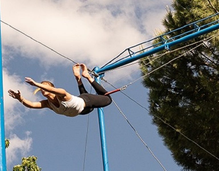 Trapecio volante que se puede practicar en el club deportivo somontes